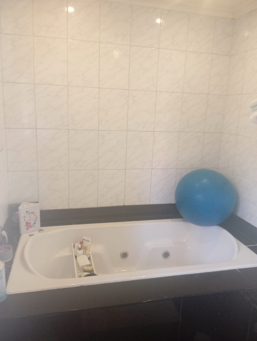 4 Bedroom Property for Sale in Norkem Park Gauteng