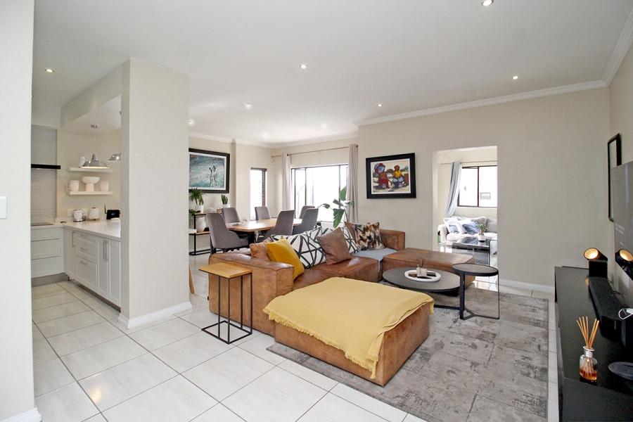 4 Bedroom Property for Sale in Broadacres Gauteng