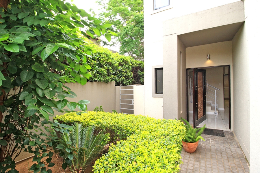 4 Bedroom Property for Sale in Broadacres Gauteng