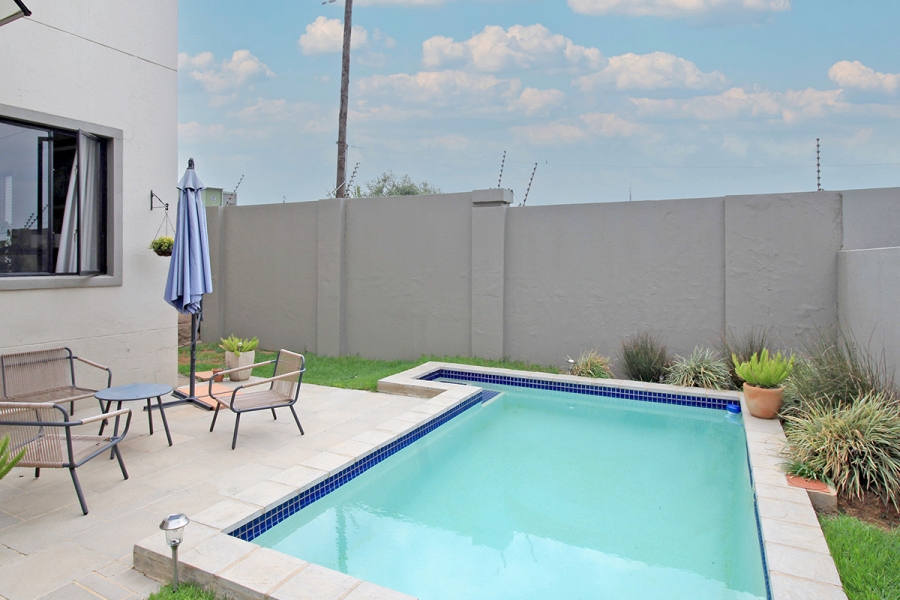 4 Bedroom Property for Sale in Broadacres Gauteng