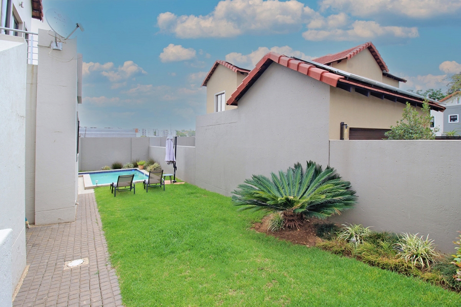 4 Bedroom Property for Sale in Broadacres Gauteng