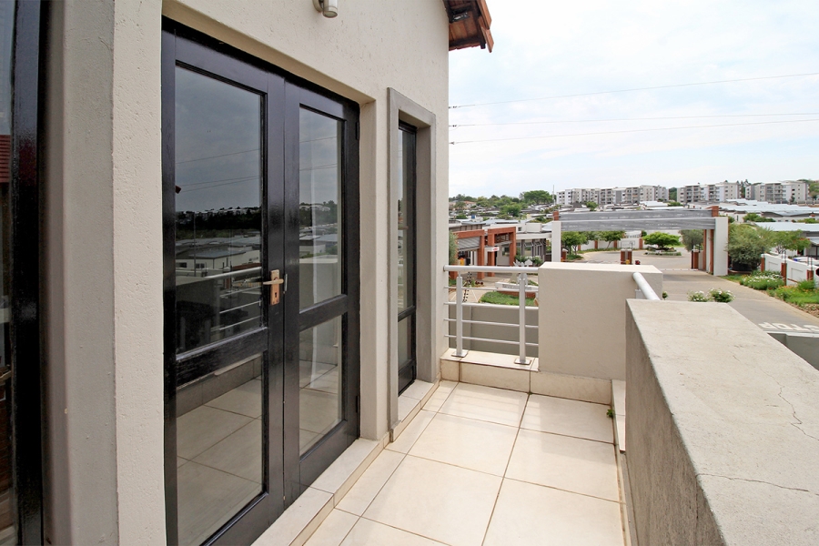 4 Bedroom Property for Sale in Broadacres Gauteng