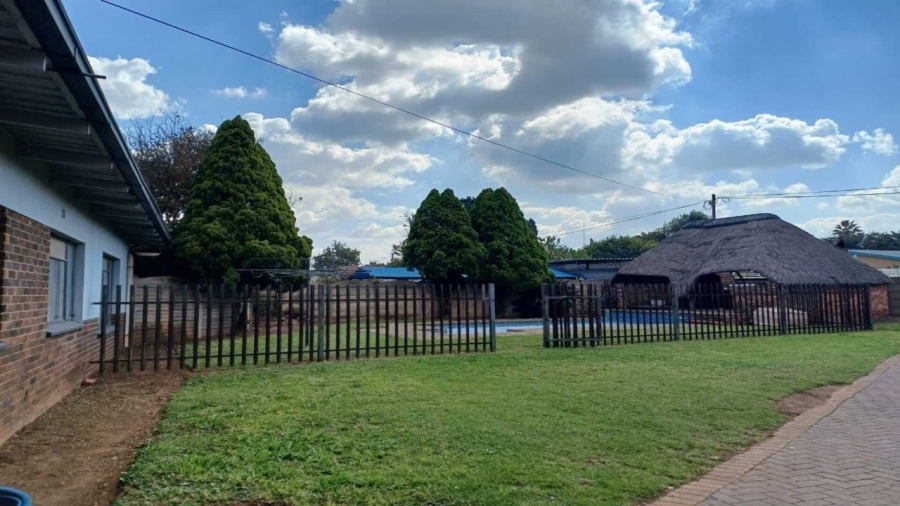 4 Bedroom Property for Sale in Sonland Park Gauteng