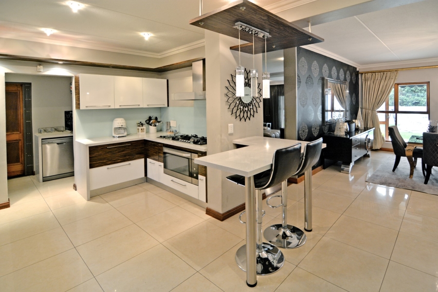 5 Bedroom Property for Sale in Bryanston Gauteng