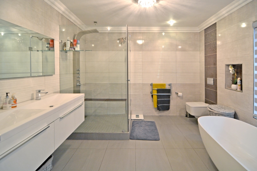 5 Bedroom Property for Sale in Bryanston Gauteng
