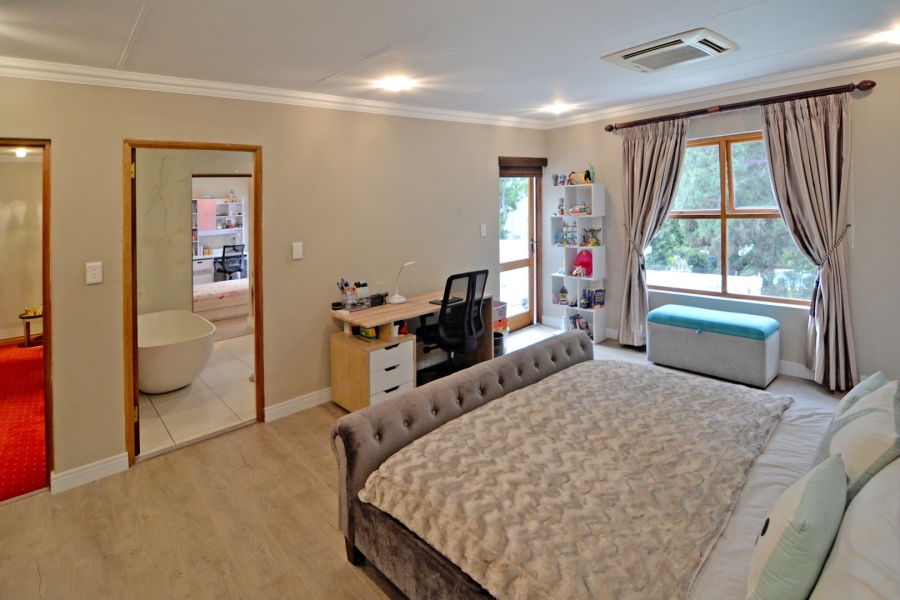 5 Bedroom Property for Sale in Bryanston Gauteng