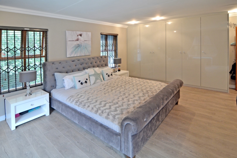 5 Bedroom Property for Sale in Bryanston Gauteng