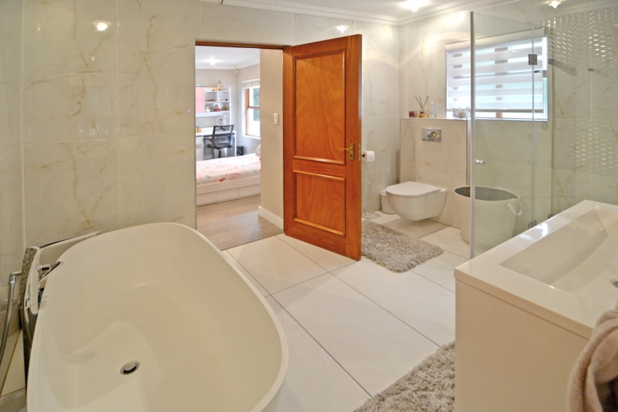 5 Bedroom Property for Sale in Bryanston Gauteng