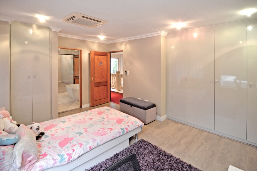 5 Bedroom Property for Sale in Bryanston Gauteng