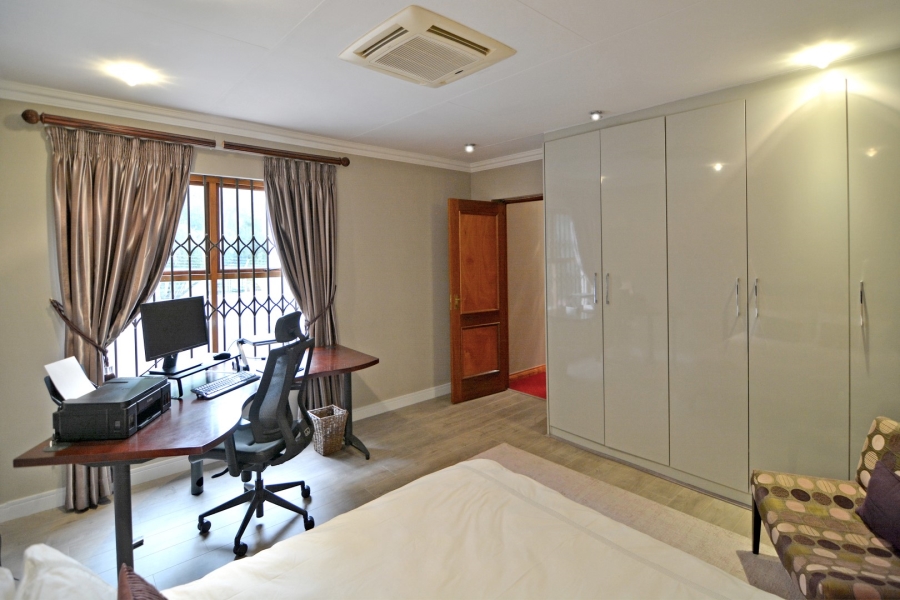 5 Bedroom Property for Sale in Bryanston Gauteng