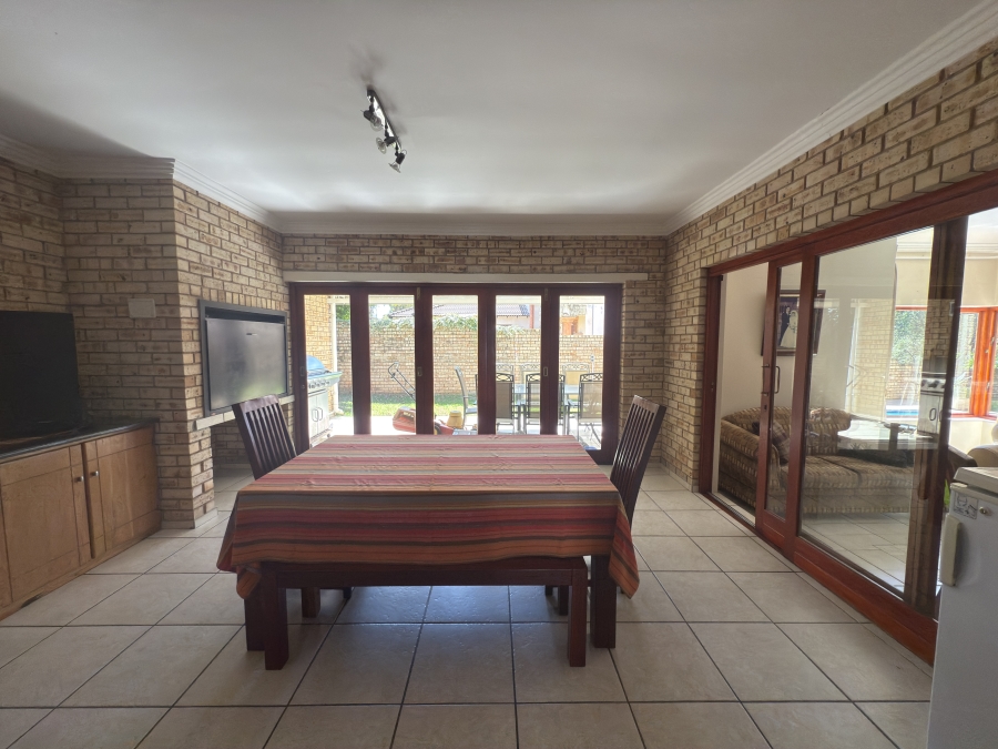 4 Bedroom Property for Sale in Ruimsig Gauteng