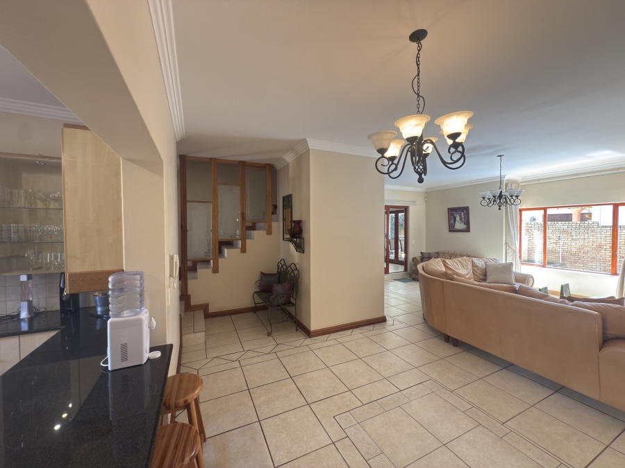4 Bedroom Property for Sale in Ruimsig Gauteng