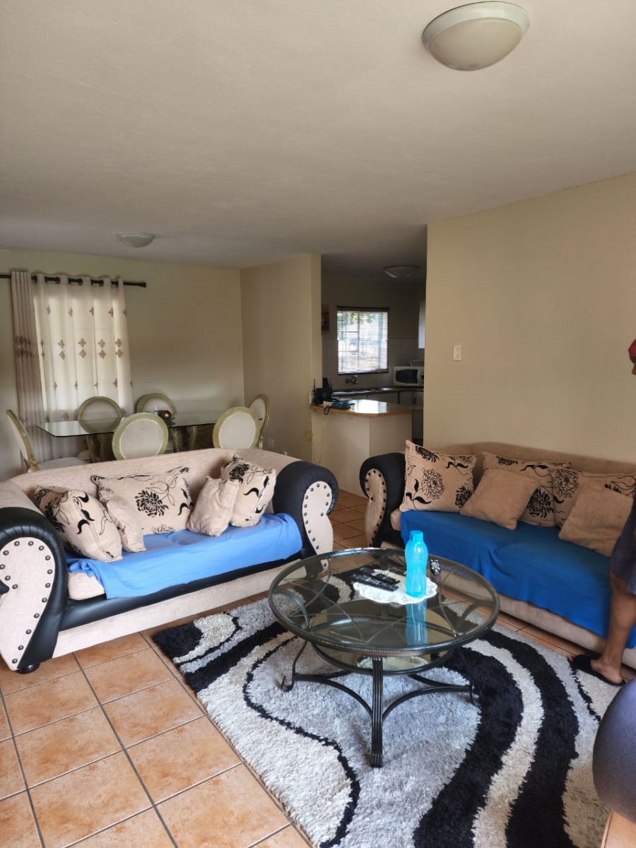 To Let 3 Bedroom Property for Rent in Die Hoewes Gauteng