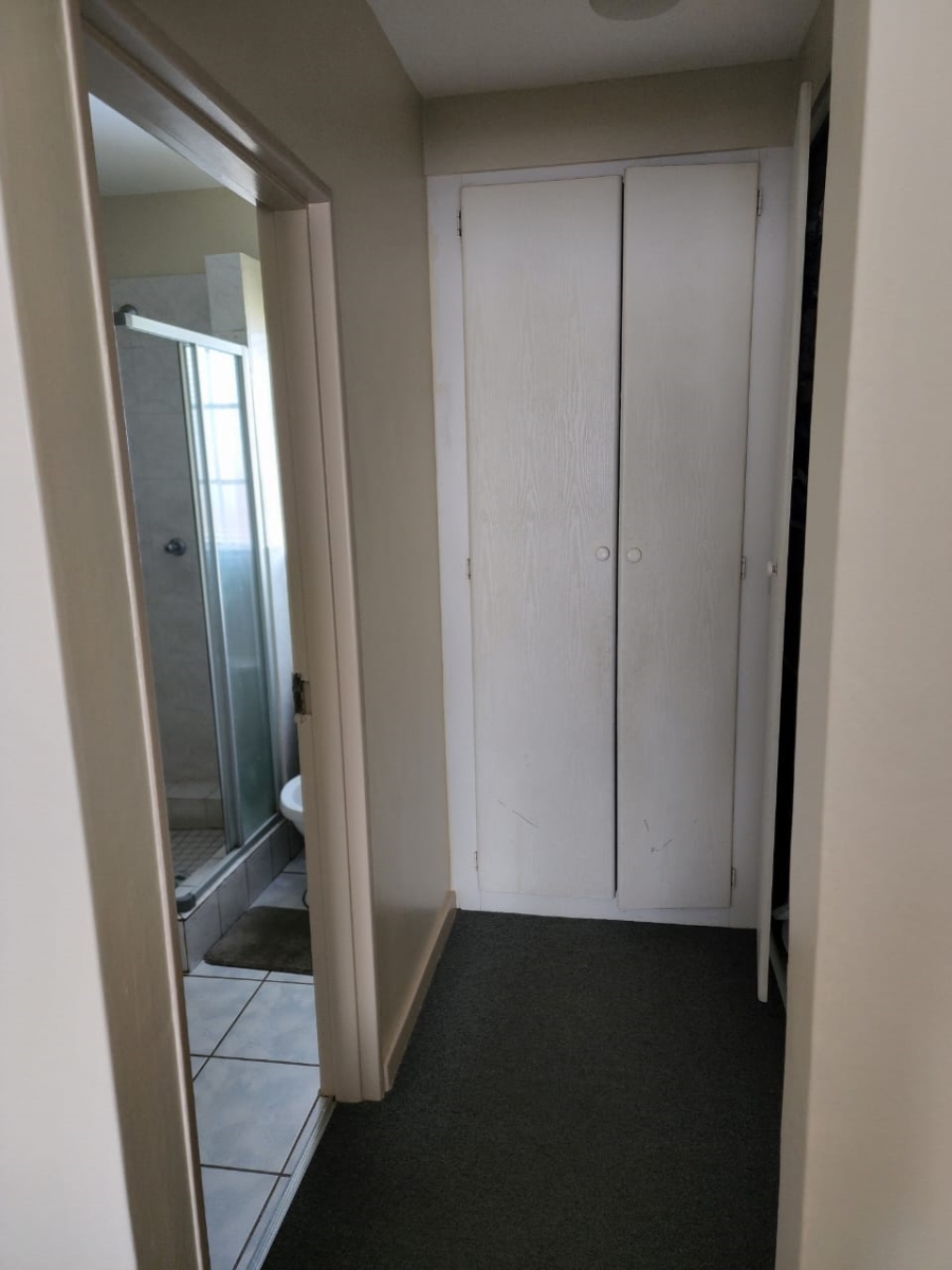 To Let 3 Bedroom Property for Rent in Die Hoewes Gauteng