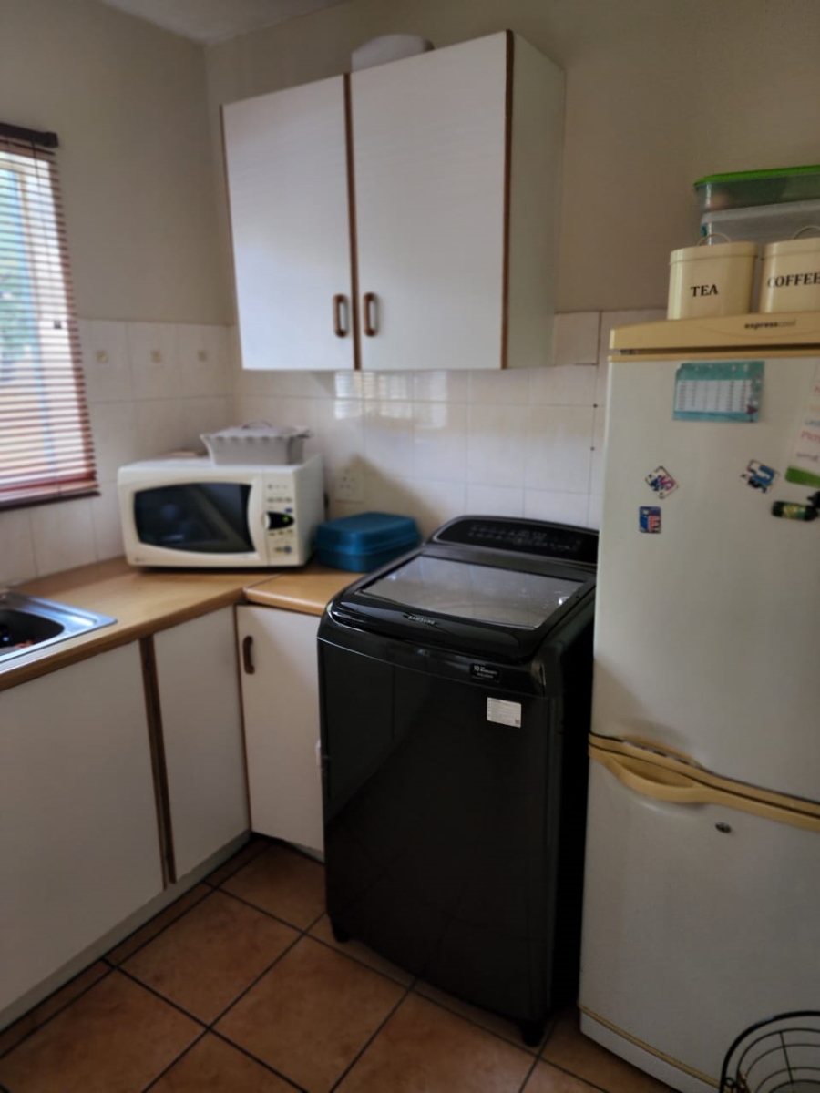 To Let 3 Bedroom Property for Rent in Die Hoewes Gauteng