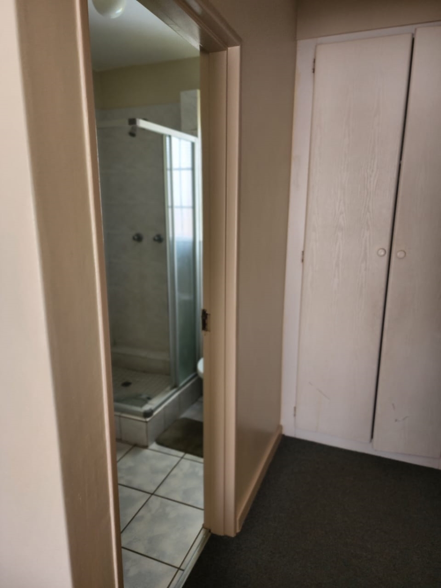To Let 3 Bedroom Property for Rent in Die Hoewes Gauteng