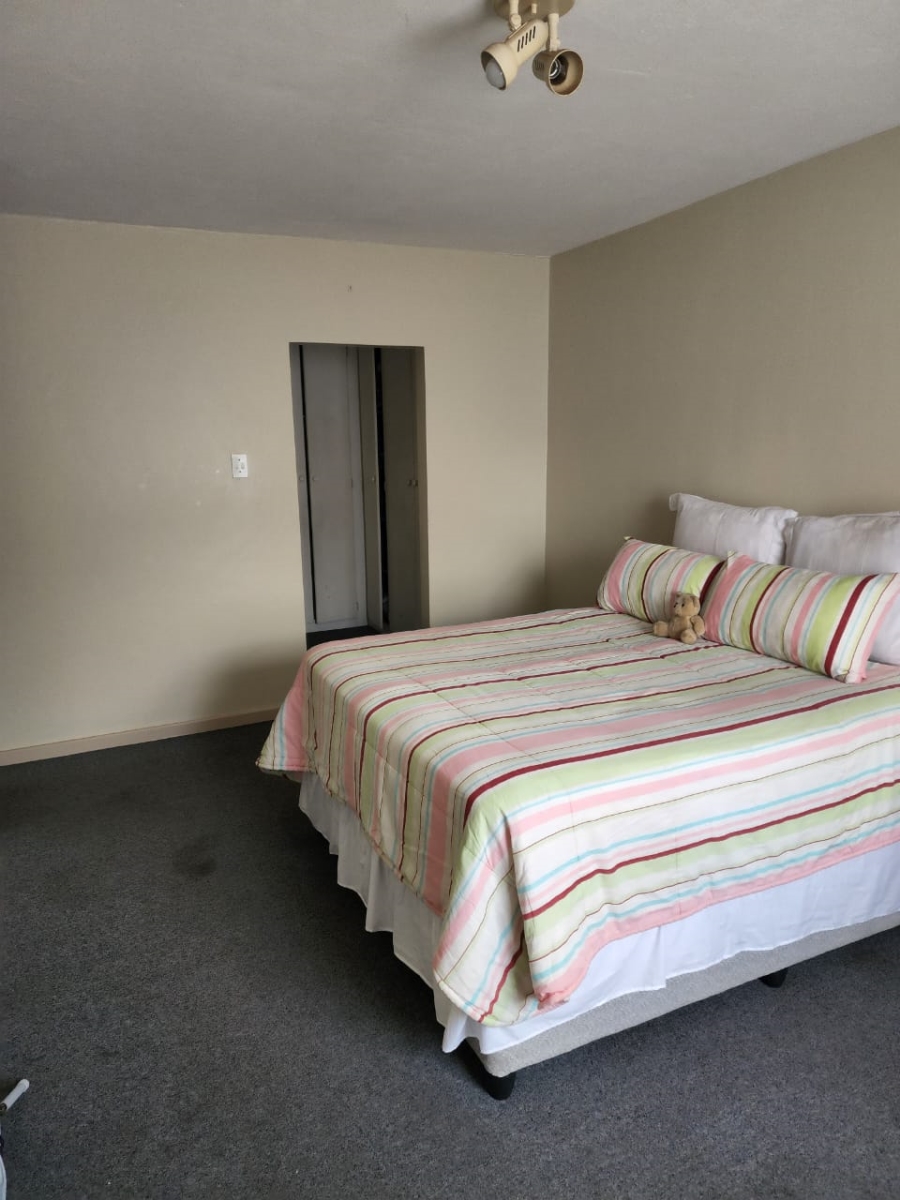 To Let 3 Bedroom Property for Rent in Die Hoewes Gauteng