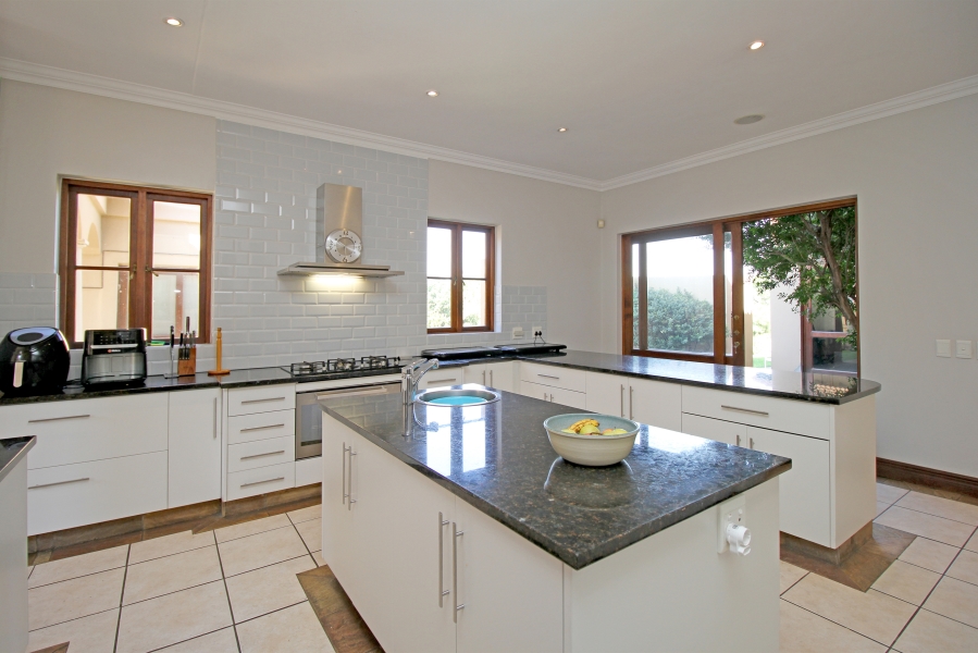 5 Bedroom Property for Sale in Saddlebrook Estate Gauteng
