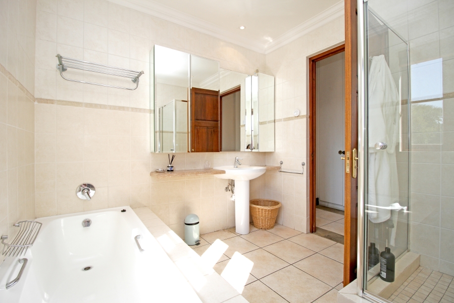 5 Bedroom Property for Sale in Saddlebrook Estate Gauteng