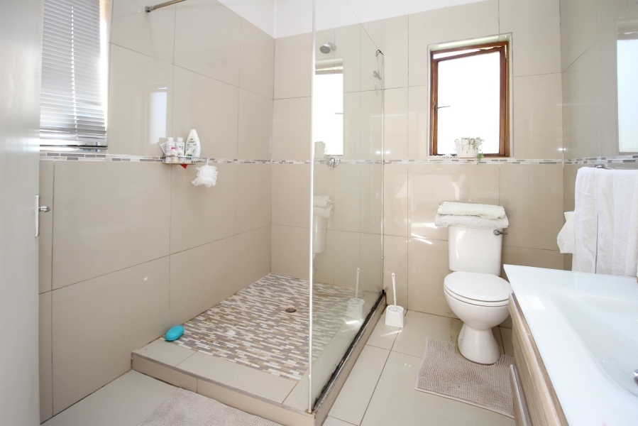 5 Bedroom Property for Sale in Saddlebrook Estate Gauteng