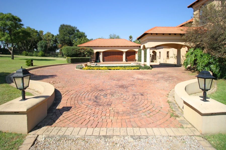 5 Bedroom Property for Sale in Saddlebrook Estate Gauteng