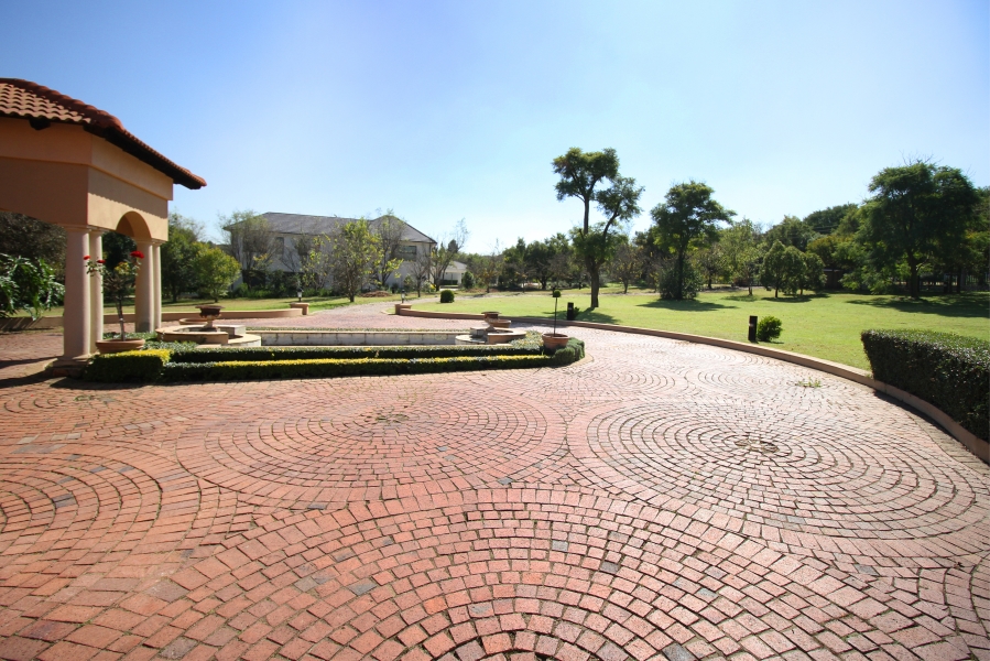 5 Bedroom Property for Sale in Saddlebrook Estate Gauteng