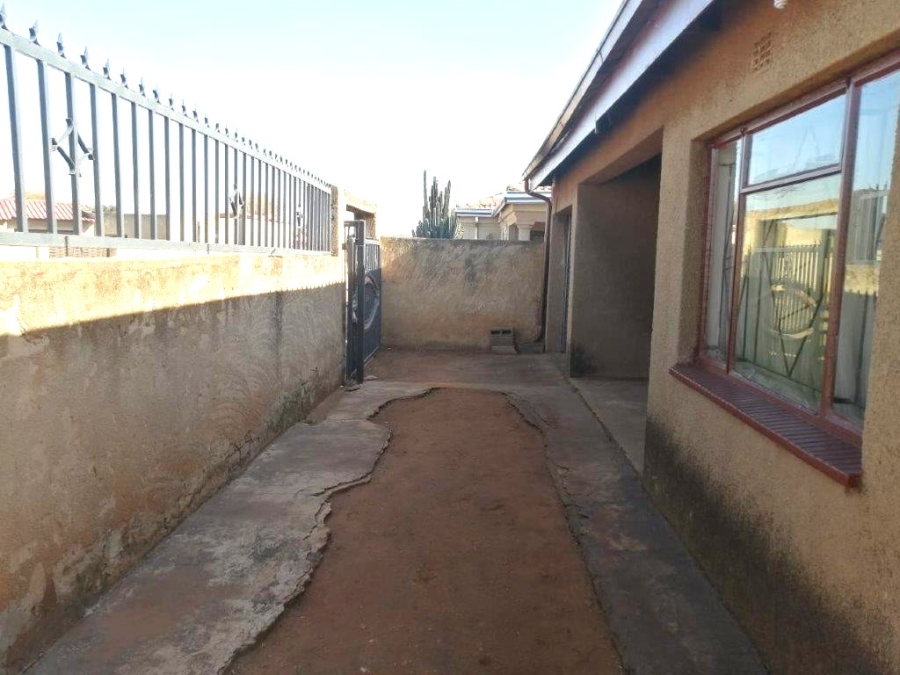 4 Bedroom Property for Sale in Vosloorus Gauteng