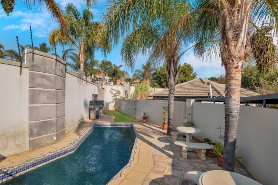 2 Bedroom Property for Sale in Amorosa Gauteng