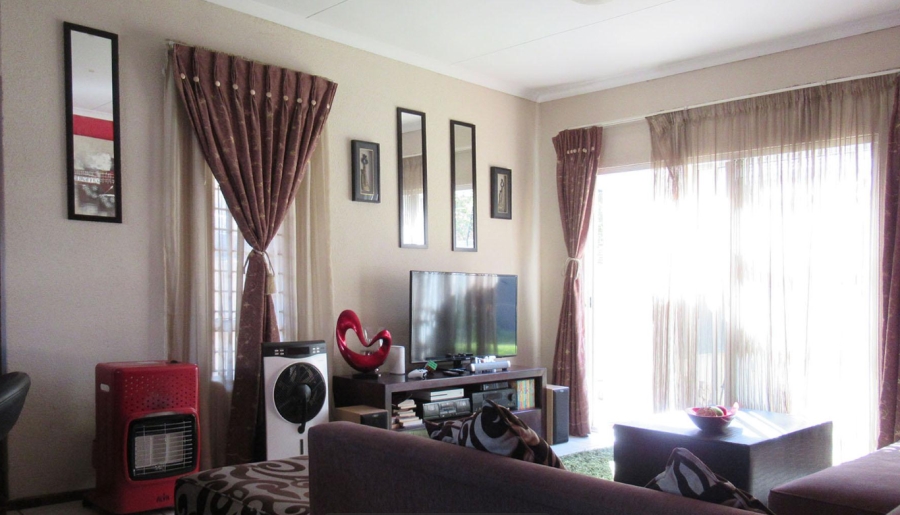 2 Bedroom Property for Sale in Amorosa Gauteng