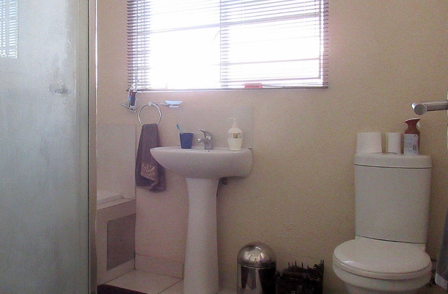 2 Bedroom Property for Sale in Amorosa Gauteng