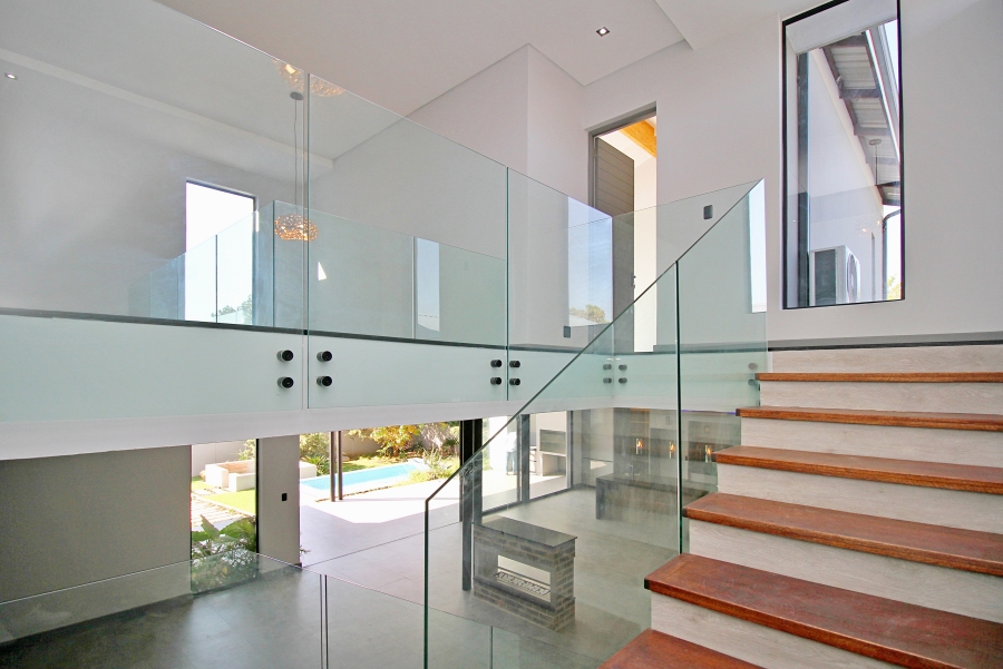 5 Bedroom Property for Sale in Waterfall Country Estate Gauteng