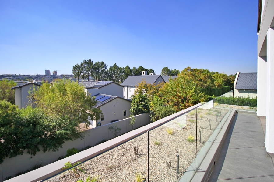 5 Bedroom Property for Sale in Waterfall Country Estate Gauteng