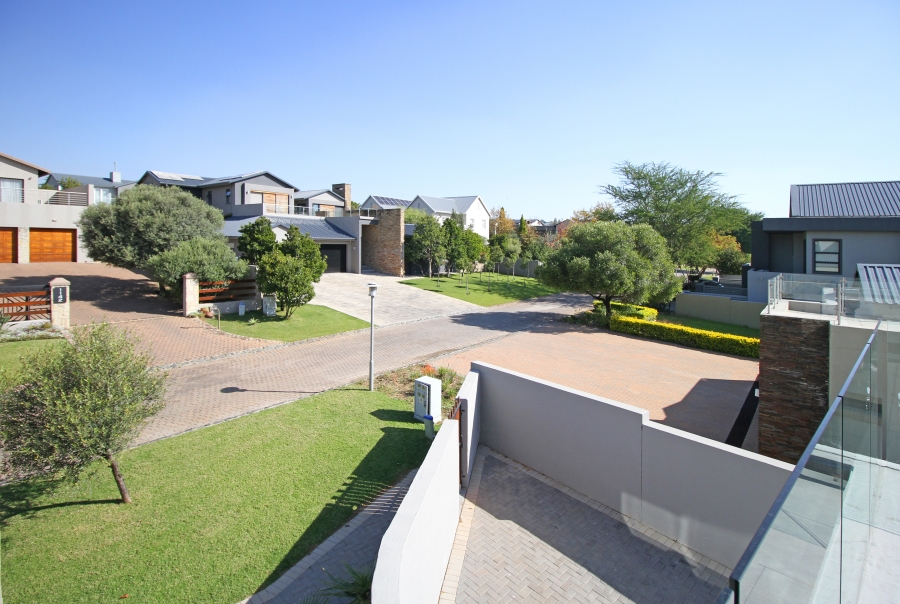 5 Bedroom Property for Sale in Waterfall Country Estate Gauteng