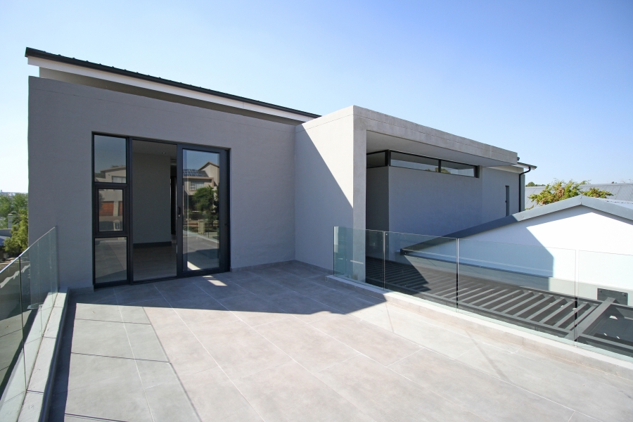 5 Bedroom Property for Sale in Waterfall Country Estate Gauteng