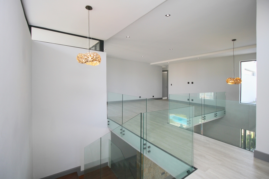 5 Bedroom Property for Sale in Waterfall Country Estate Gauteng