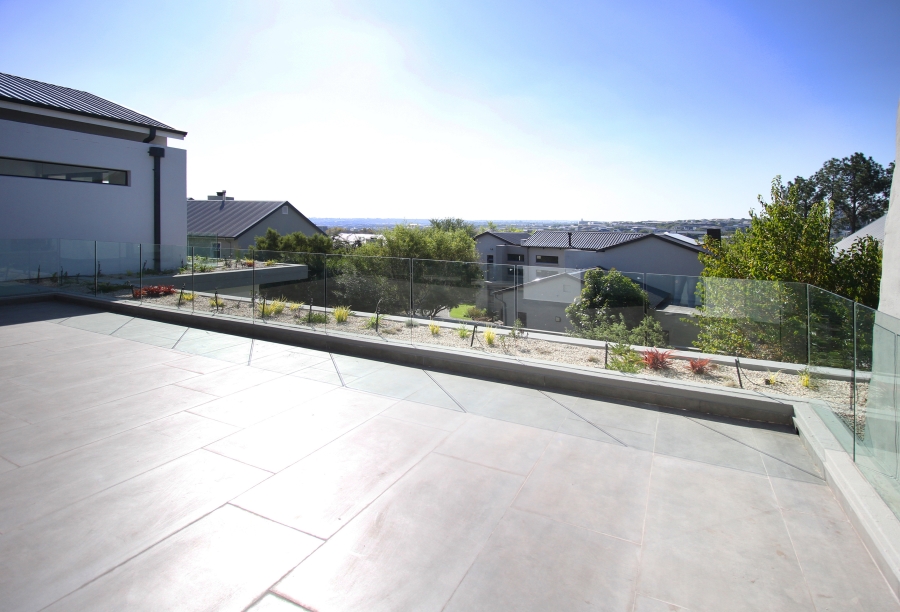 5 Bedroom Property for Sale in Waterfall Country Estate Gauteng