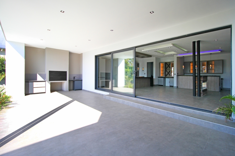 5 Bedroom Property for Sale in Waterfall Country Estate Gauteng