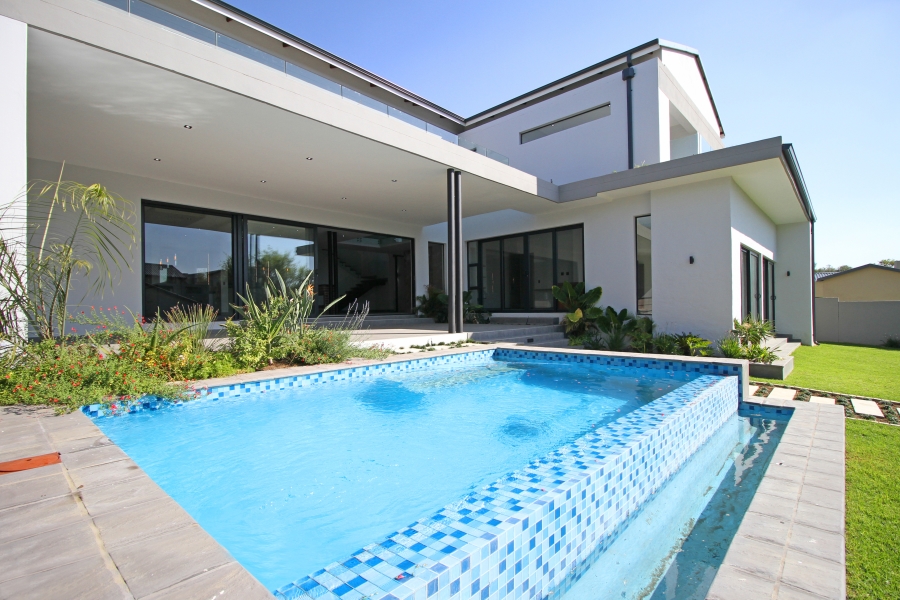 5 Bedroom Property for Sale in Waterfall Country Estate Gauteng