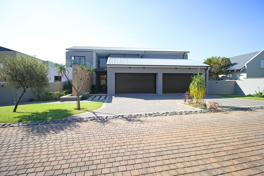 5 Bedroom Property for Sale in Waterfall Country Estate Gauteng