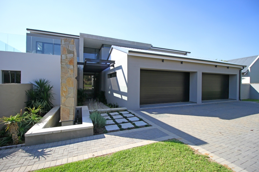 5 Bedroom Property for Sale in Waterfall Country Estate Gauteng