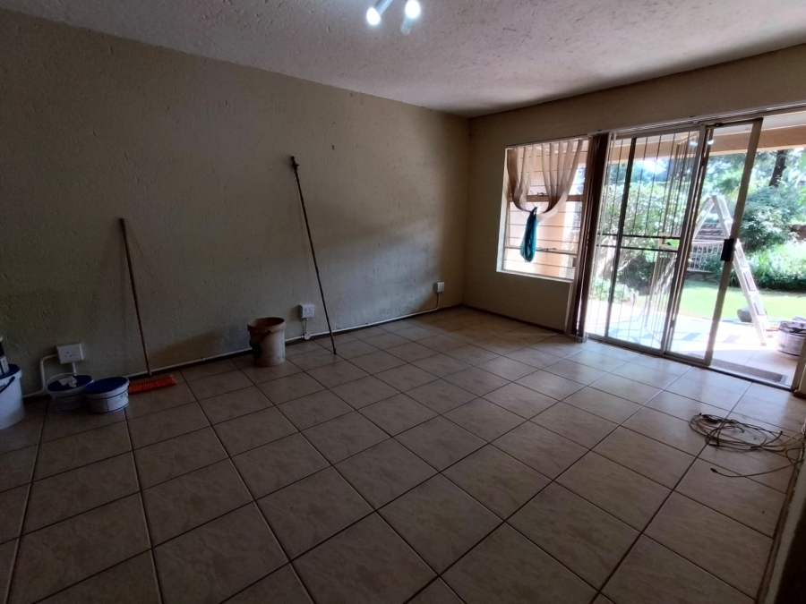 To Let 2 Bedroom Property for Rent in Kenmare Gauteng