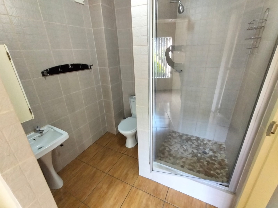 To Let 2 Bedroom Property for Rent in Kenmare Gauteng