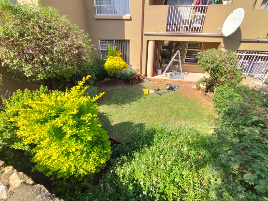To Let 2 Bedroom Property for Rent in Kenmare Gauteng