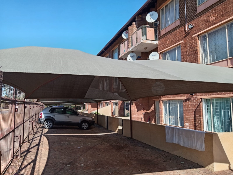 2 Bedroom Property for Sale in Witpoortjie Gauteng