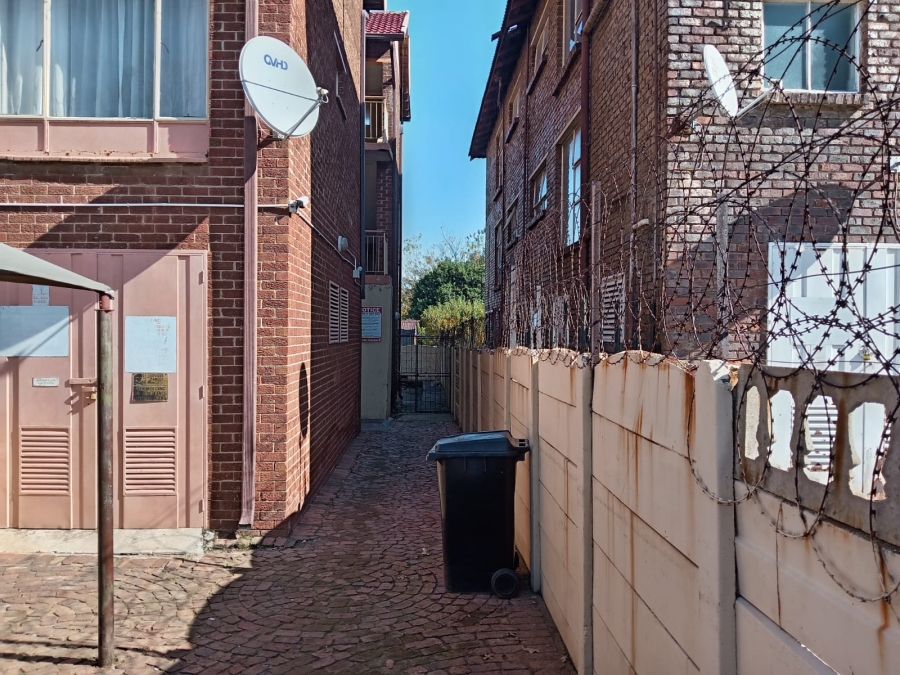 2 Bedroom Property for Sale in Witpoortjie Gauteng