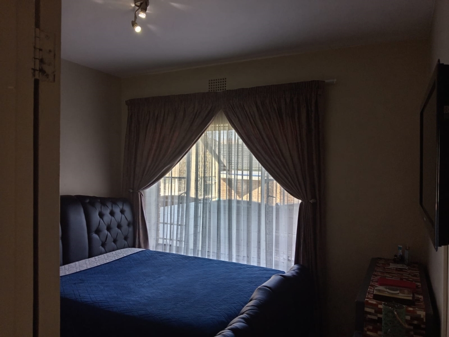 2 Bedroom Property for Sale in Witpoortjie Gauteng