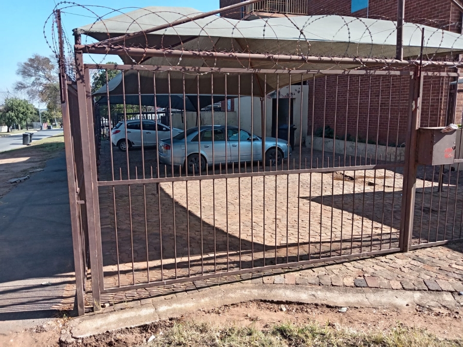 2 Bedroom Property for Sale in Witpoortjie Gauteng