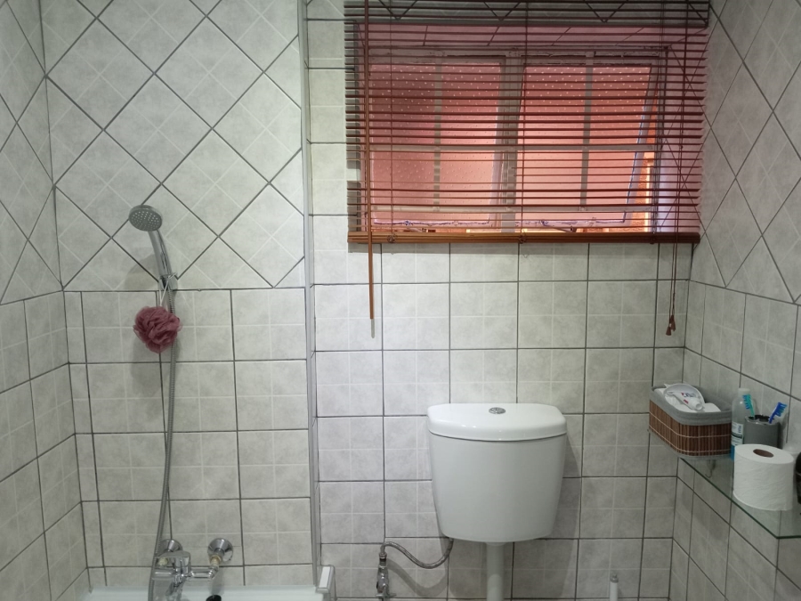 2 Bedroom Property for Sale in Witpoortjie Gauteng