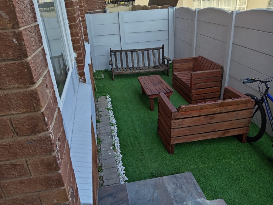 2 Bedroom Property for Sale in Witpoortjie Gauteng