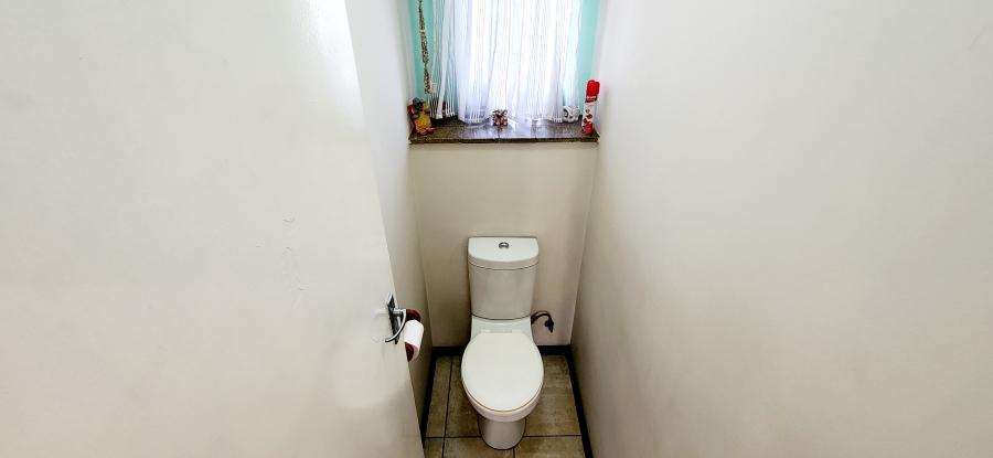2 Bedroom Property for Sale in Elardus Park Gauteng